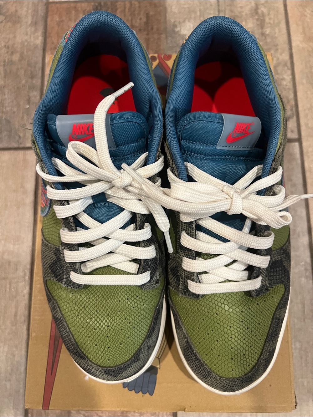 2022 Nike Dunk Low 'SiEMPRE Familia' - Picture 2 of 8
